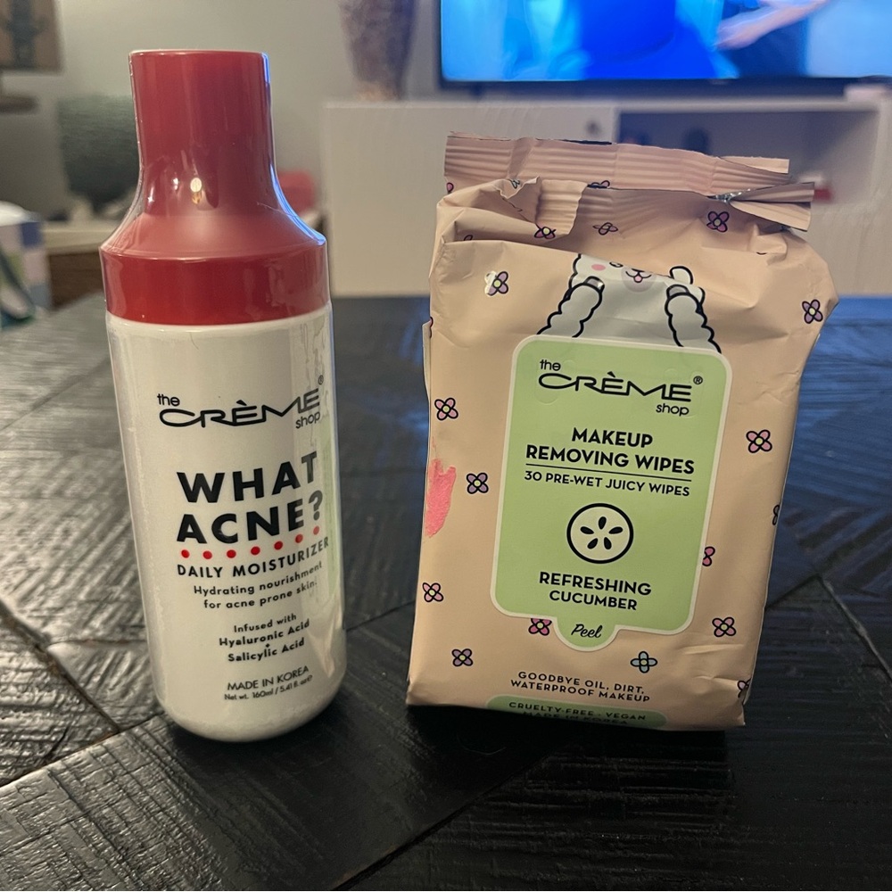 Le Crème Shop Small Bundle WHAT ACNE? Moisturizer And 2pk Makeup Wipes